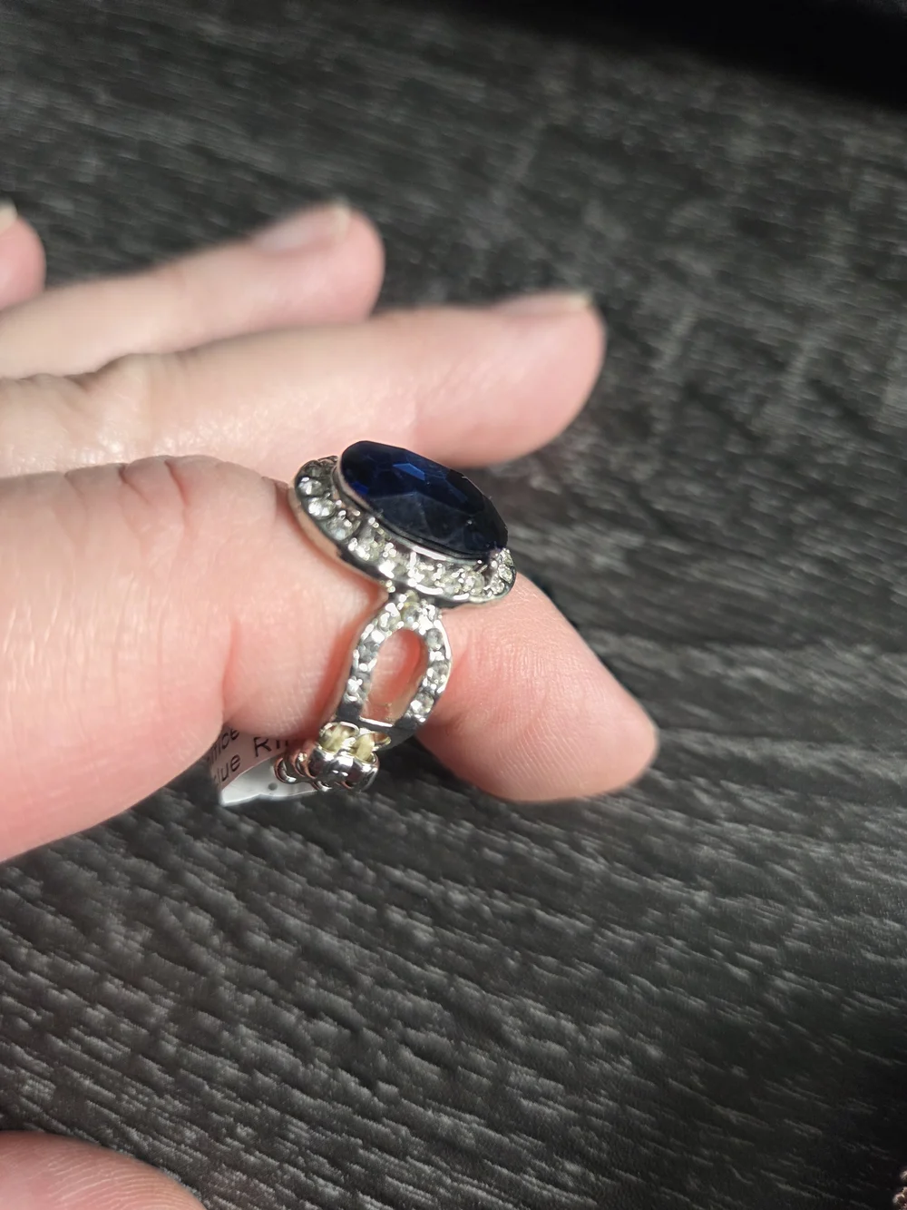 #172 paparazzi Deep Blue Oval Halo Crystal Ring